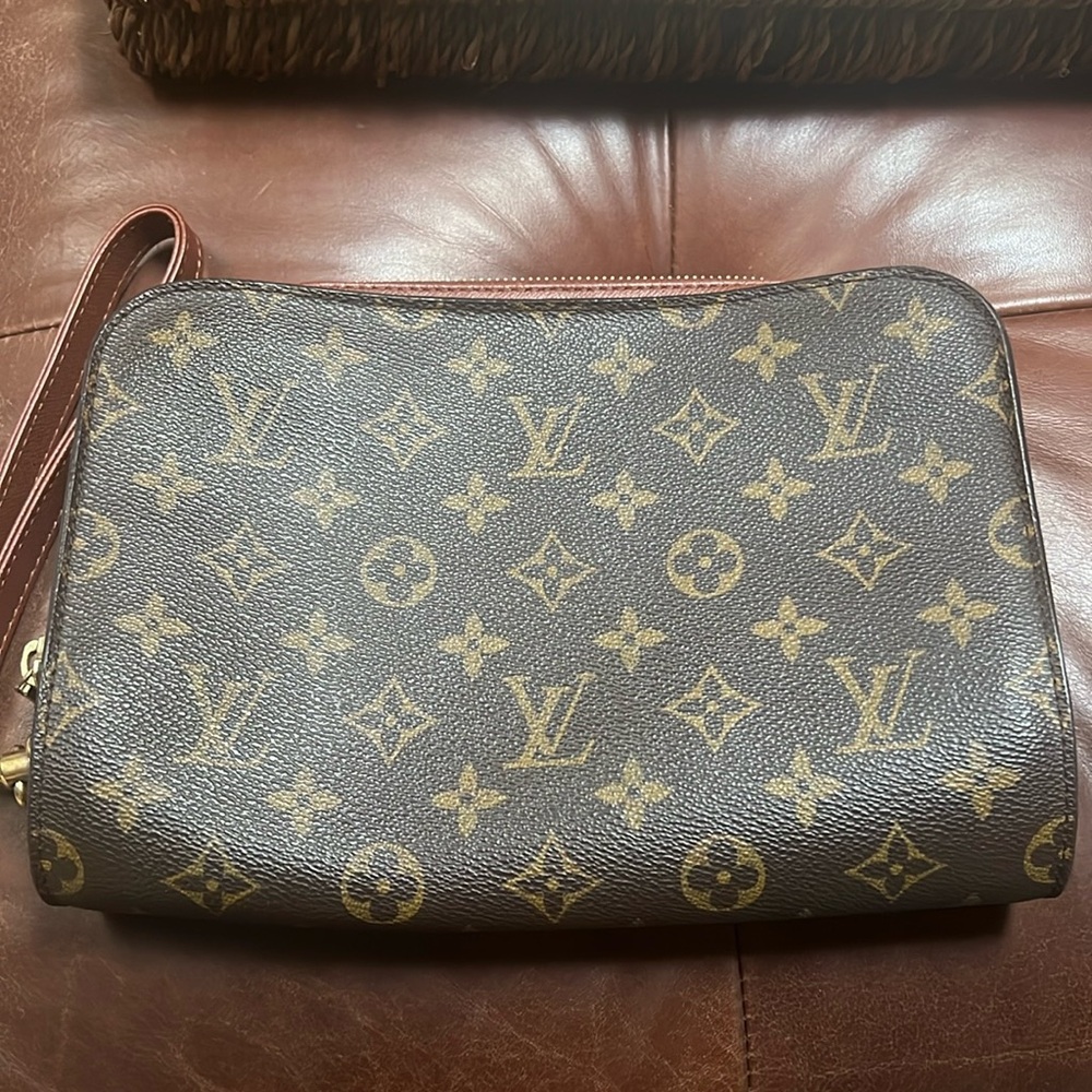 Vintage Louis Vuitton zippered wristlet clutch